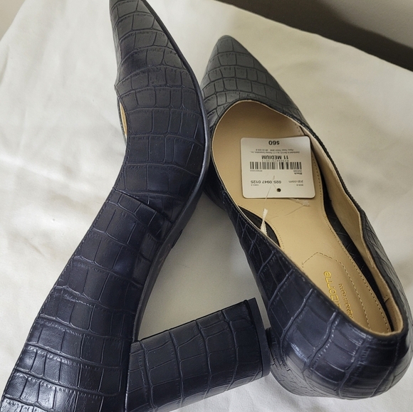 Liz Claiborne Haslett Pumps NWT Black Croc-Embossed Pointed Toe Career Preppy 11 - Picture 8 of 11